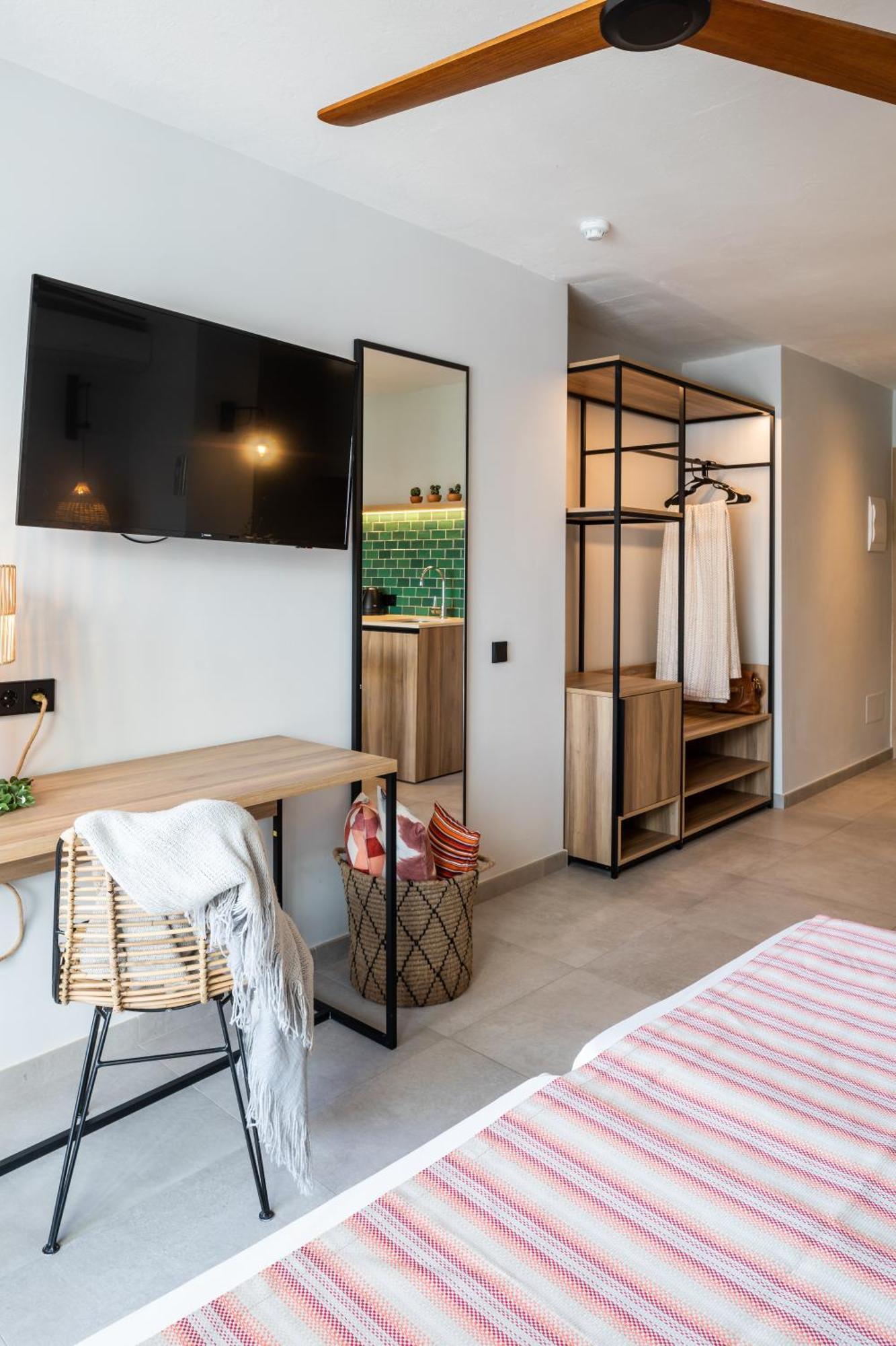 Aparthotel Casita Blanca - Adults Only San Antonio  Eksteriør billede